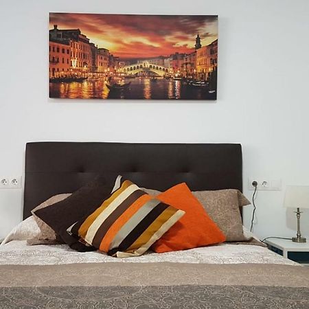 Apartamento Silvia Torremolinos Luaran gambar